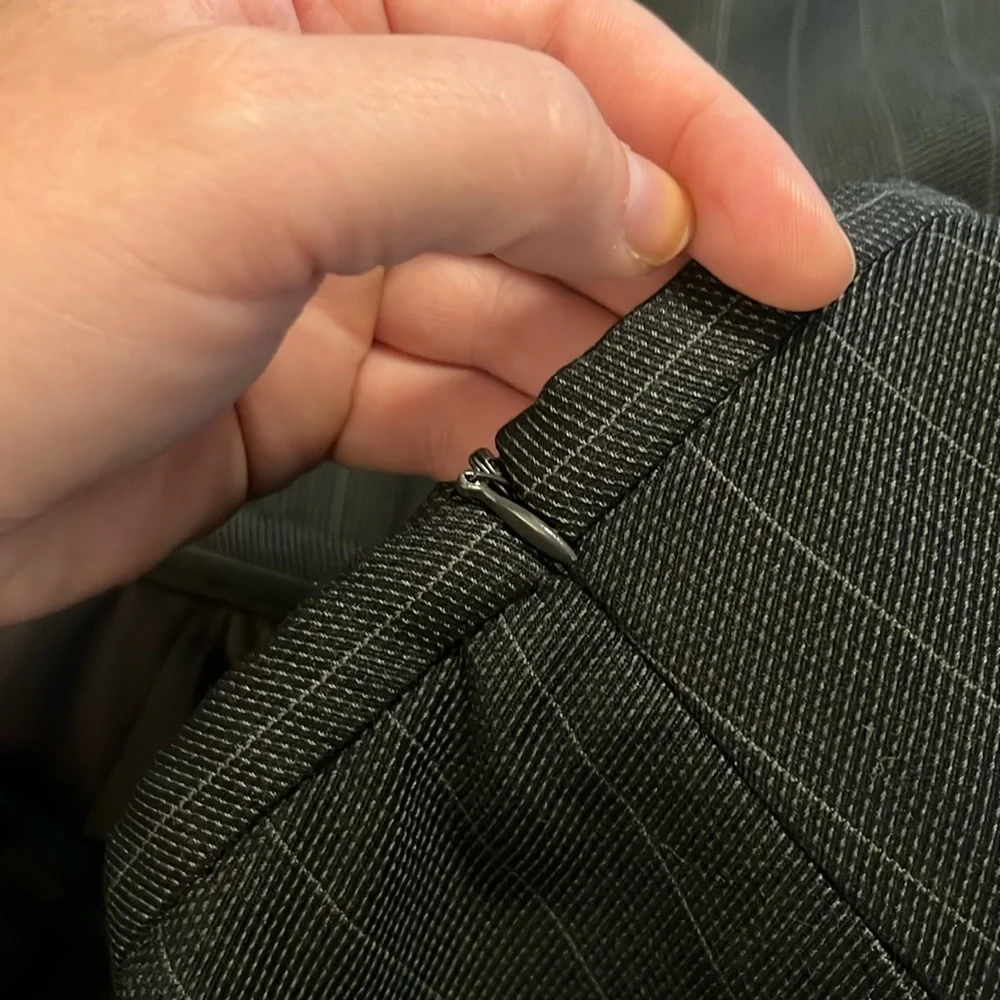 ARMANI Collezioni virgin wool black pinstripe skirt size 12 like new vintage - Picture 6 of 9